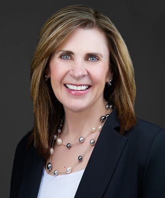 Portrait of Kimberly Phipps, Associate Broker